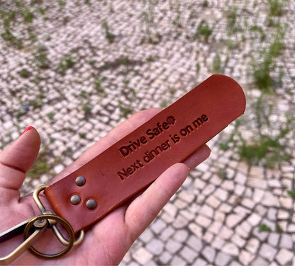 Porta chaves em Pele Personalizado - Couragem